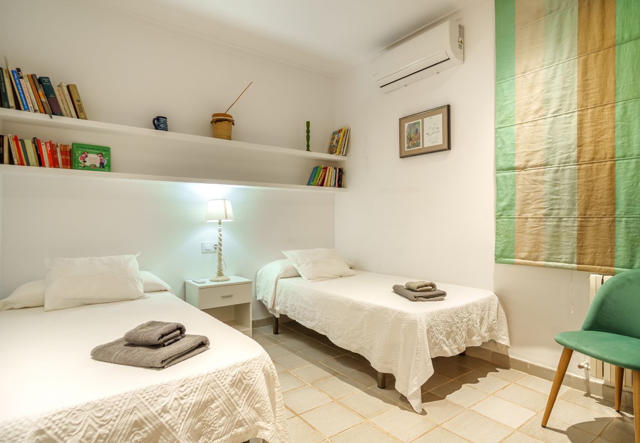 Apartamento en Alcúdia - PERICAS primera linea del mar de Alcudia, para 8, WiFi gratis