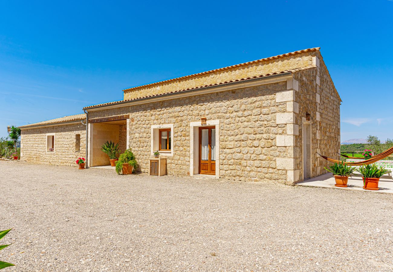 Finca en Sineu - CALUIX Finca para 8 , sol y relax en la naturaleza in Mallorca