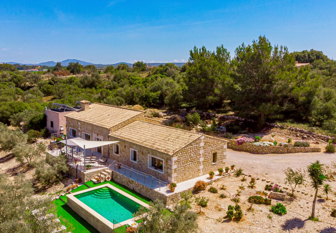 Finca en Sineu - CALUIX Finca para 8 , sol y relax en la naturaleza in Mallorca