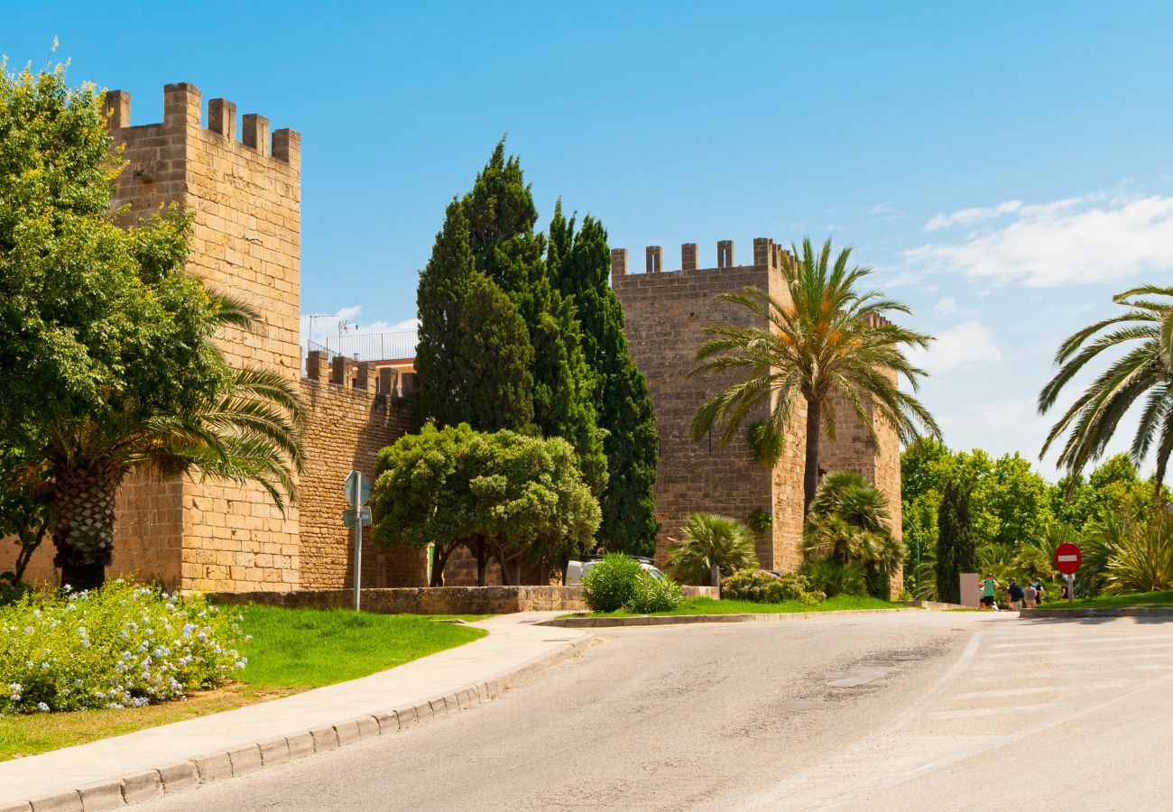 Villa en Alcúdia - LORENZO Finca para 9 con piscina a 4,5 km a la playa