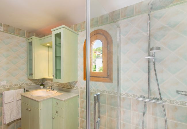 Casa adosada en Cala Romantica - E241 Casa Alegria by Mallorca Villa Selection Casa adosada en Cala Romantica - E241 Casa Alegria by Mallorca Villa Selection