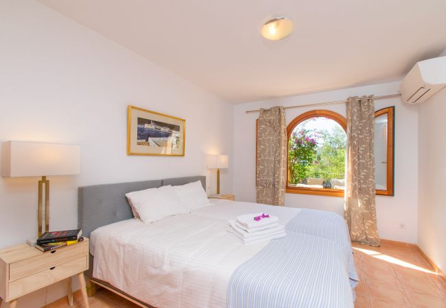 Casa adosada en Cala Romantica - E241 Casa Alegria by Mallorca Villa Selection Casa adosada en Cala Romantica - E241 Casa Alegria by Mallorca Villa Selection