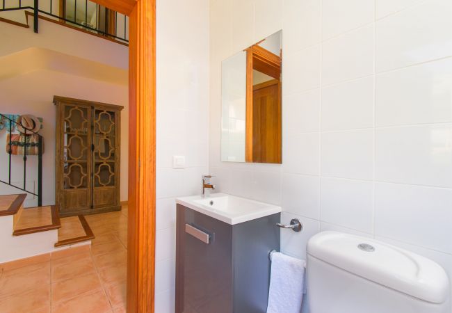 Casa adosada en Cala Romantica - E241 Casa Alegria by Mallorca Villa Selection Casa adosada en Cala Romantica - E241 Casa Alegria by Mallorca Villa Selection