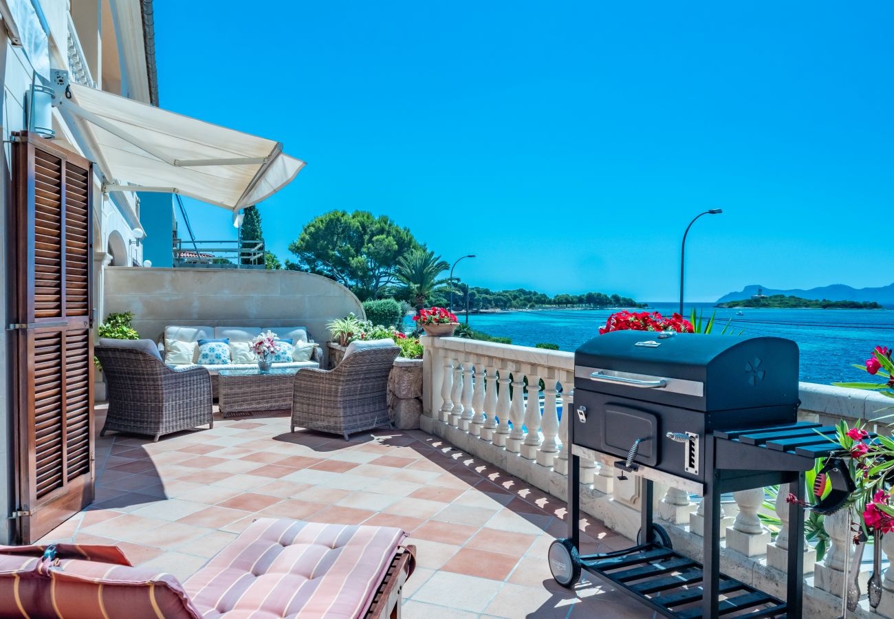 Casa adosada en Alcúdia - Villa FARO para 8 frente al mar en Alcanada con piscina