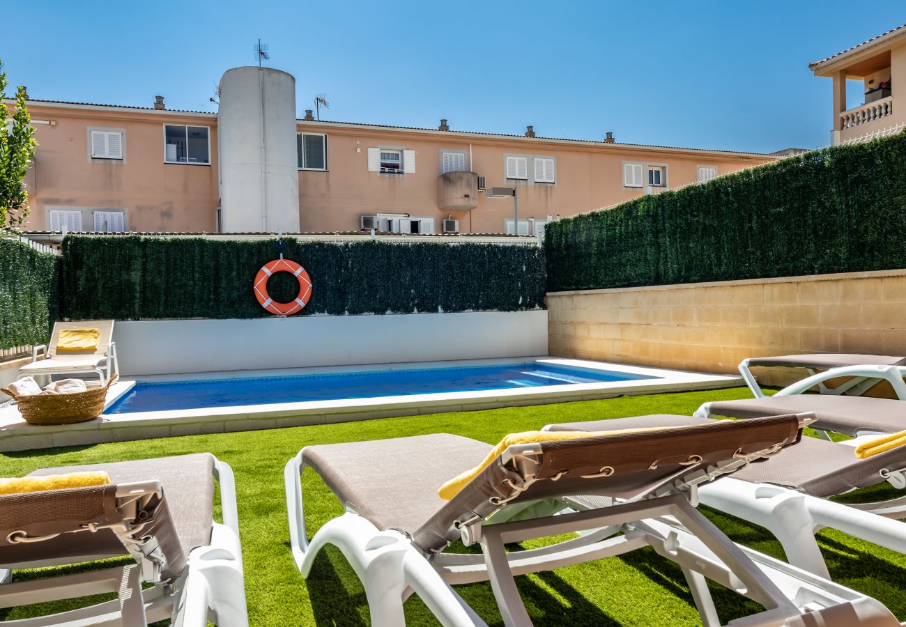 Casa adosada en Alcúdia - Estrella para 8 a 350m de la playa con piscina en Alcudia. AC, WiFi