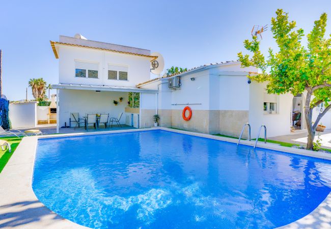 Casa en Alcúdia - Casa BLANCA Alcudia a 500m de la playa para 8 personas con piscina