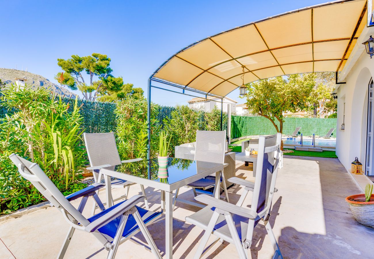 Casa en Alcúdia - Casa BLANCA Alcudia a 500m de la playa para 8 personas con piscina