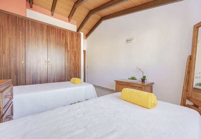 Casa en Alcúdia - Casa Juani para 8 con piscina a poco metros de la playa y todas comodidades