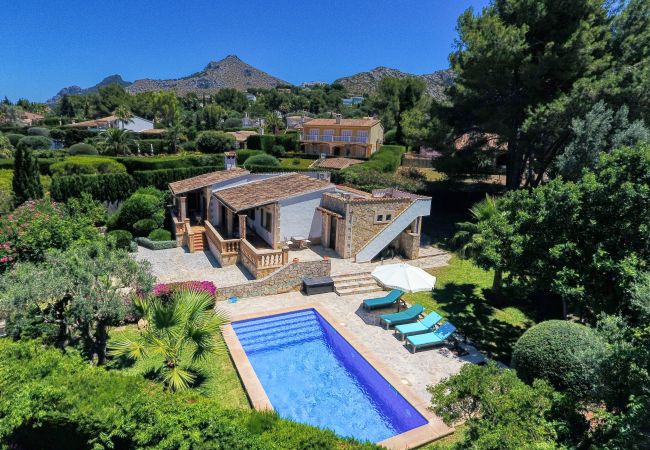 Villa en Alcudia para 6 personas con piscina
