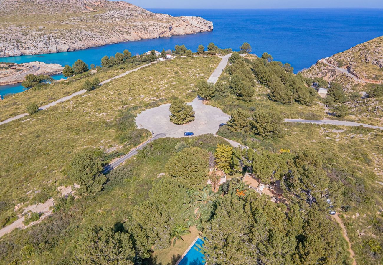Villa in Cala Sant Vicenç - villa cala carbó