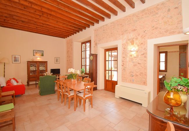 Ferienhaus in Llubi - 152 Villa Tofollubí TI/63 by Mallorca Charme Ferienhaus in Llubi - 152 Villa Tofollubí TI/63 by Mallorca Charme