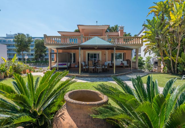 Villa in Alcudia - RAN DE MAR Villa in 1. Meereslinie für 8 Personen. WiFi und AC