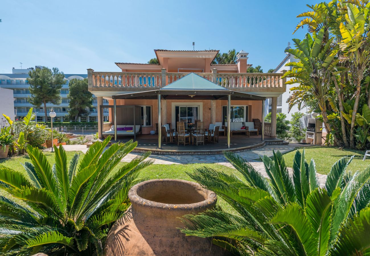 Villa in Alcudia - RAN DE MAR Villa in 1. Meereslinie für 8 Personen. WiFi und AC