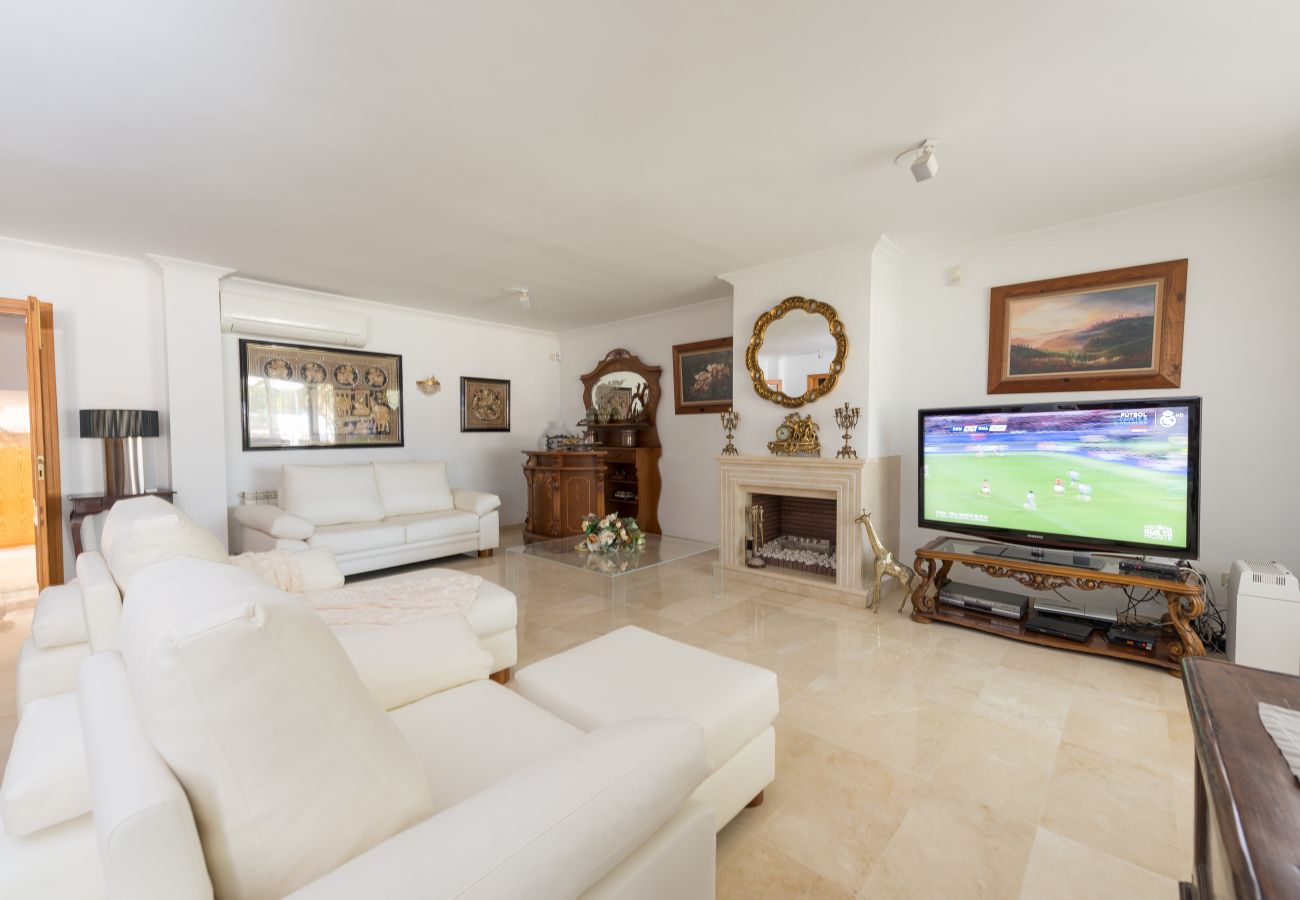 Villa in Alcudia - RAN DE MAR Villa in 1. Meereslinie für 8 Personen. WiFi und AC