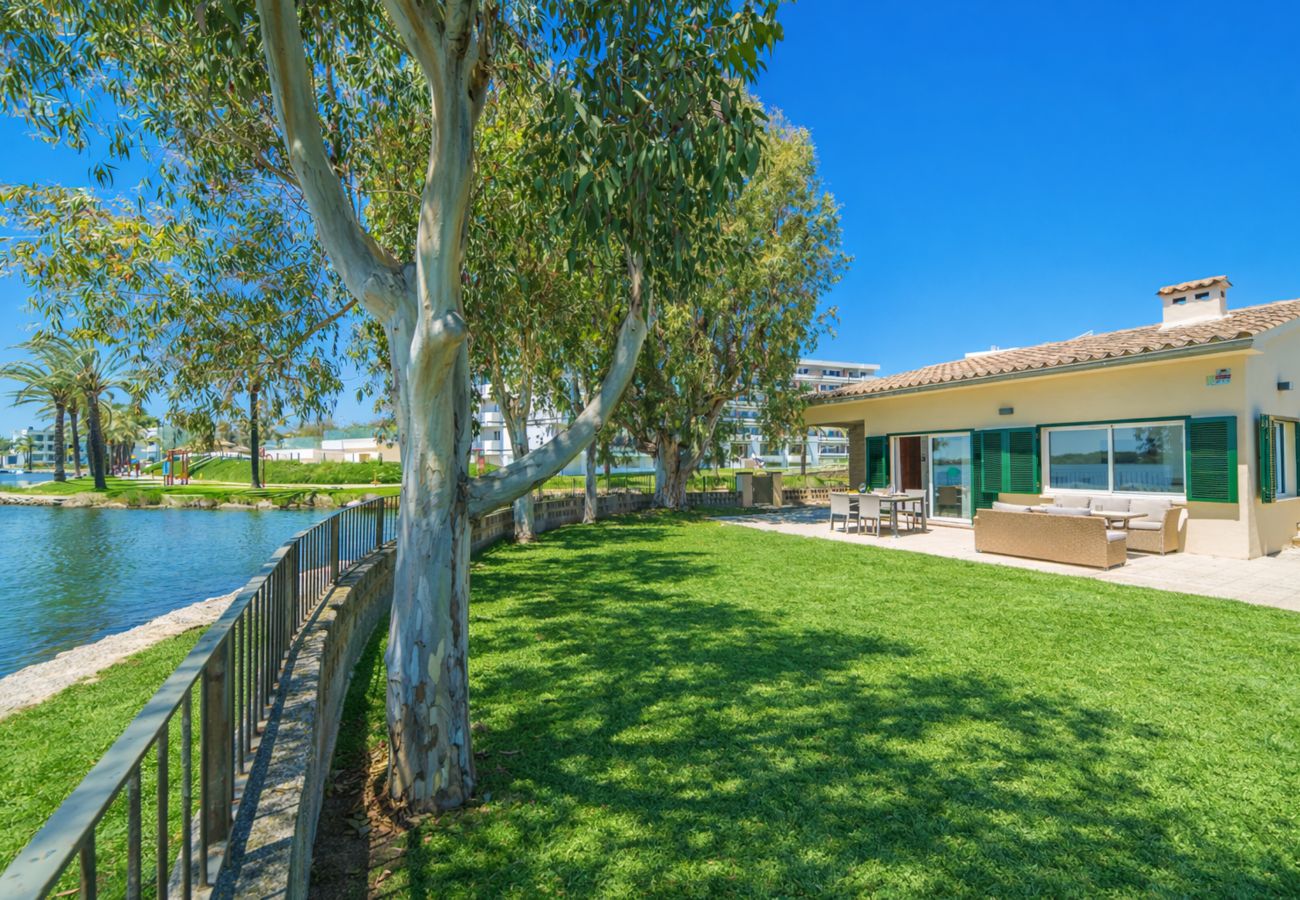 Villa in Alcudia - E117 El Lago by Mallorca Villa Selection