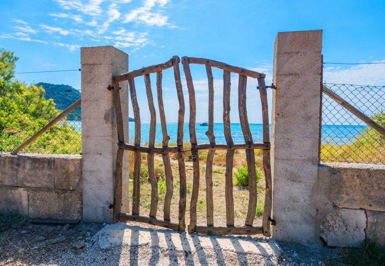 Finca in Son Servera - ES RACONET Villa für 8 direkt am Strand