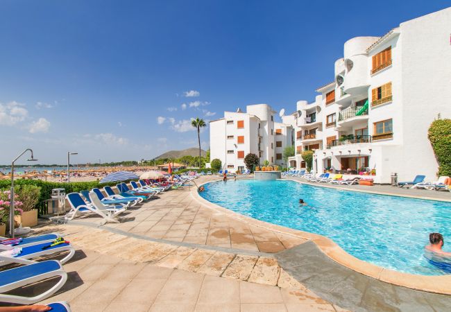 Ferienwohnung in Alcudia - CARABELA BEACH für 4 mit Pool nur 10 m vom Strand