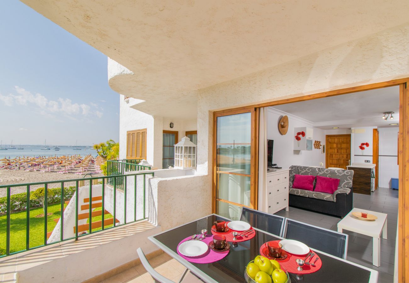 Ferienwohnung in Alcudia - CARABELA BEACH für 4 mit Pool nur 10 m vom Strand