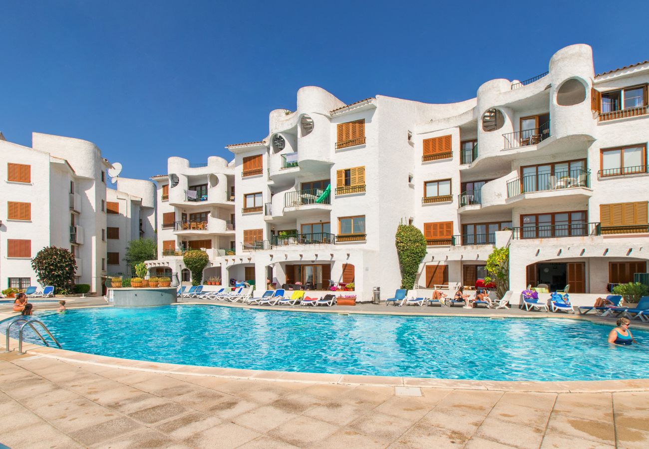 Ferienwohnung in Alcudia - CARABELA BEACH für 4 mit Pool nur 10 m vom Strand