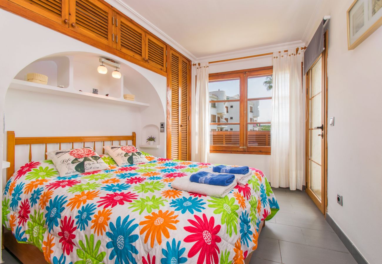 Ferienwohnung in Alcudia - CARABELA BEACH für 4 mit Pool nur 10 m vom Strand