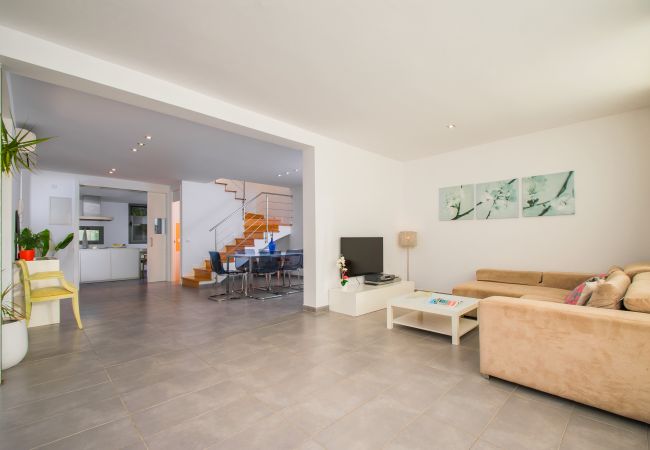 Villa in Playa de Muro - Lake Village (080) Villa in Playa de Muro - Lake Village (080)