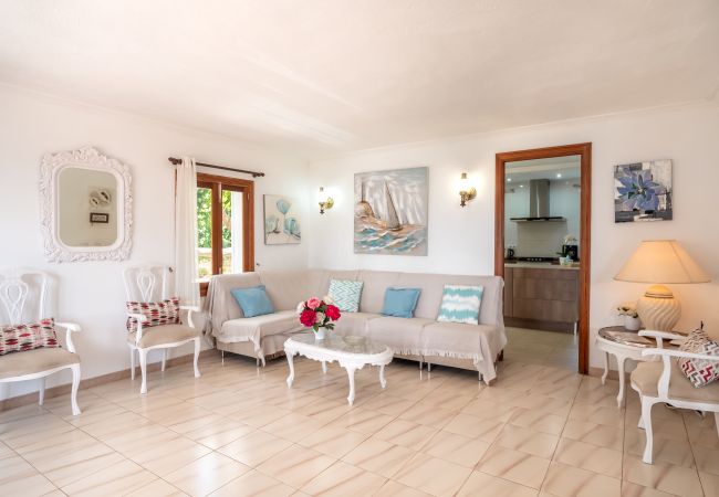 Ferienhaus in Alcudia - GAYA Haus für 6 nur 10 Meter zum Meeres in Alcudia