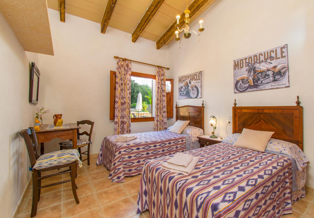 Finca in Ariany - SA ROTA Finca für 6 Personen im Ariany mit pool