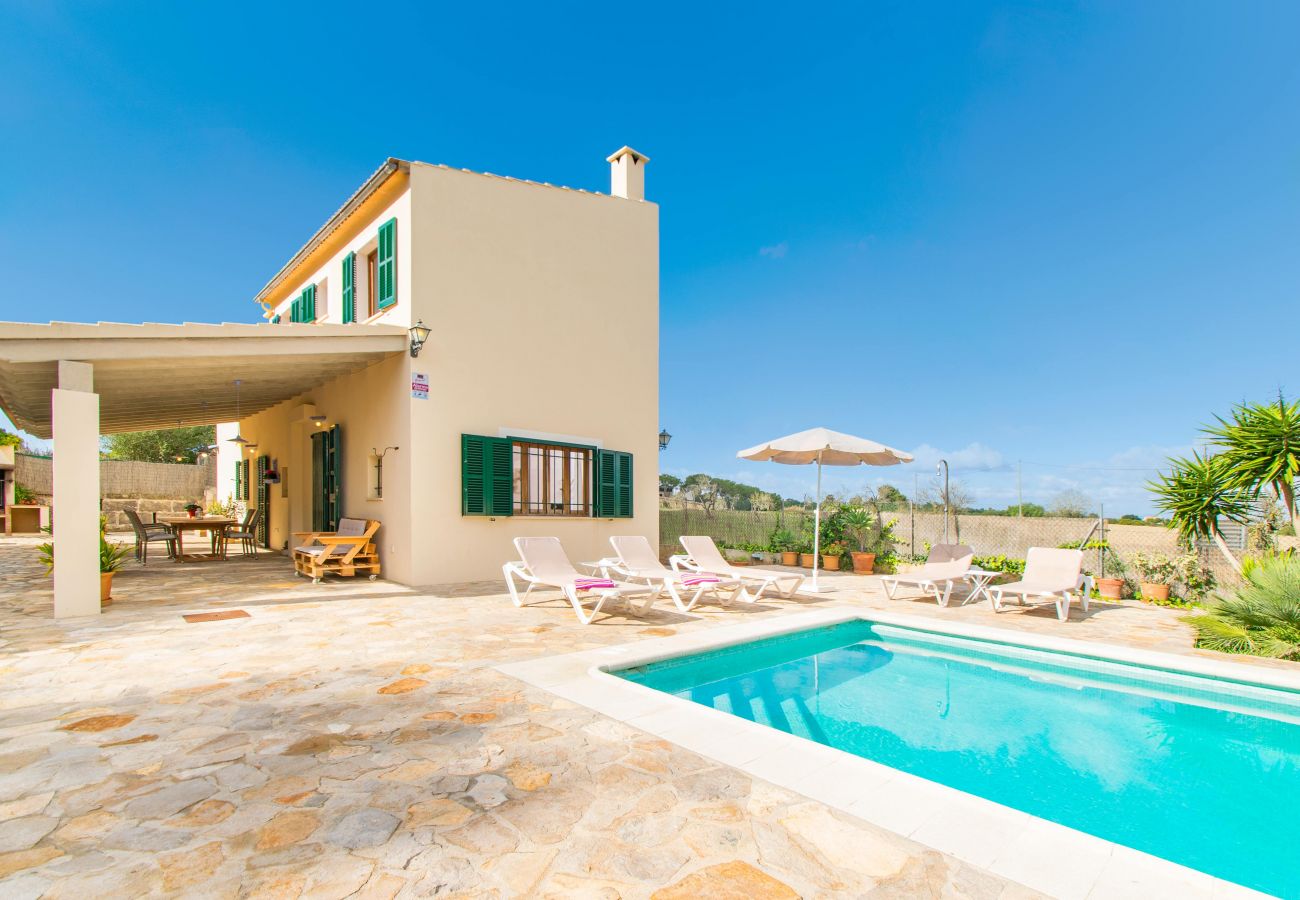 Finca in Santa Margalida - SON VADO typisch mallorquinische Finca für 4 Personen in Santa Margarita mit Pool