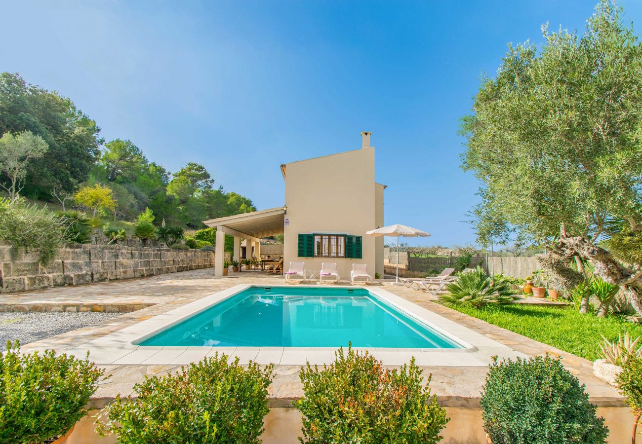 Finca in Santa Margalida - SON VADO typisch mallorquinische Finca für 4 Personen in Santa Margarita mit Pool