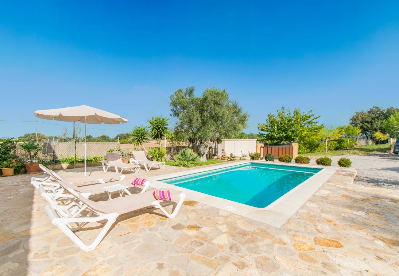 Finca in Santa Margalida - SON VADO typisch mallorquinische Finca für 4 Personen in Santa Margarita mit Pool