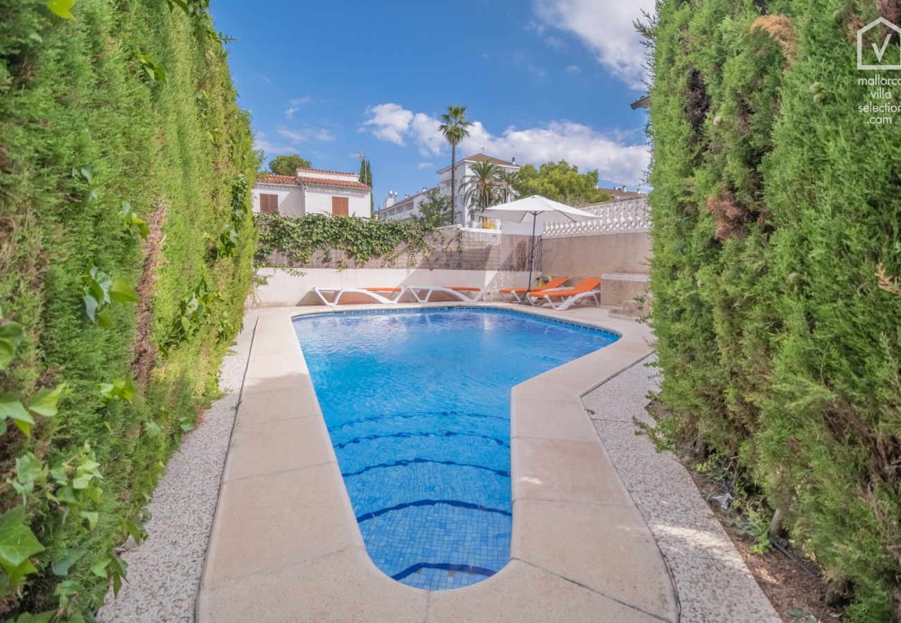 Ferienhaus in Alcudia - Gaviotas für 6 in Alcudia bei 350 vom Strand mit Schwimmbad