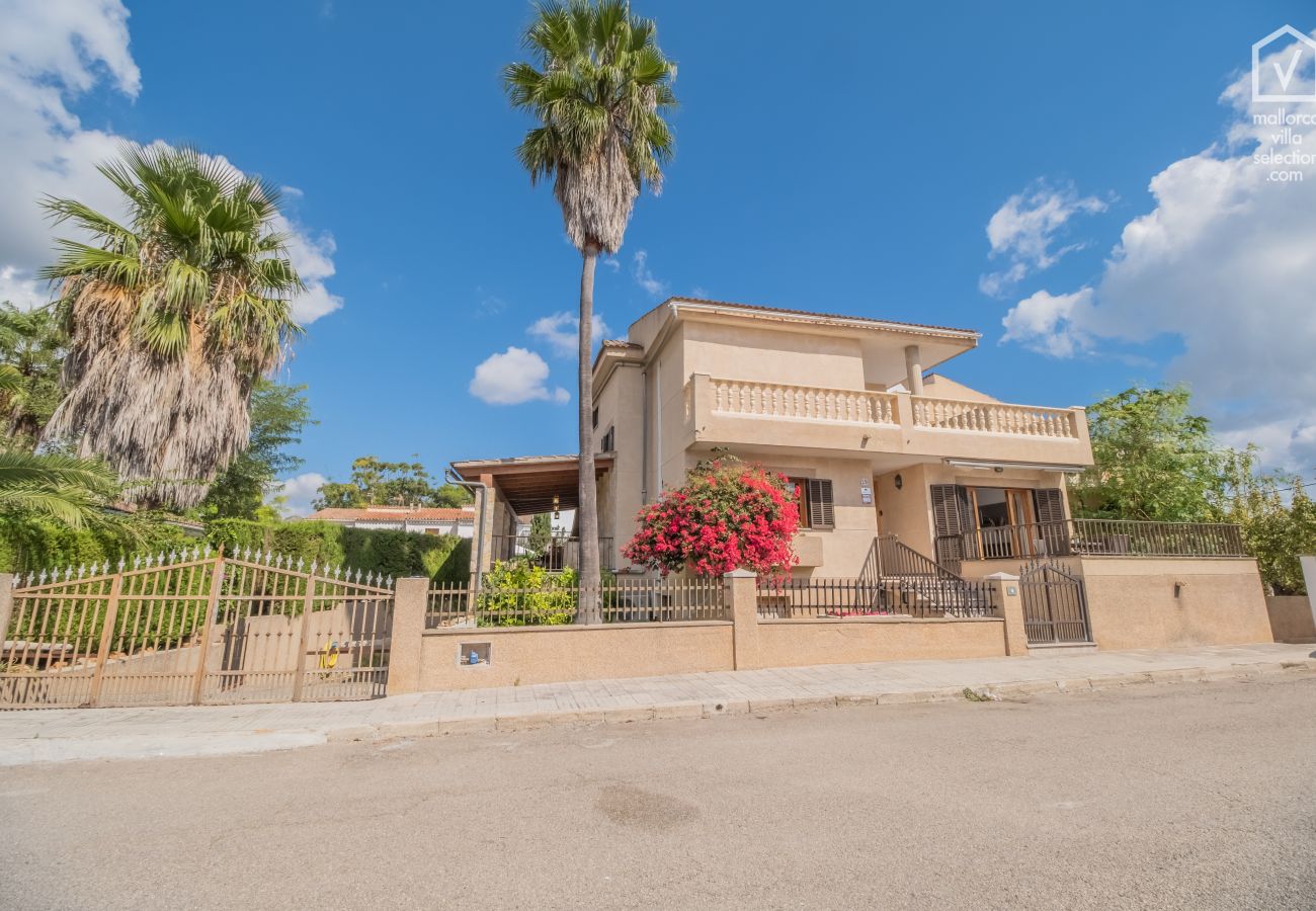 Ferienhaus in Alcudia - Gaviotas für 6 in Alcudia bei 350 vom Strand mit Schwimmbad