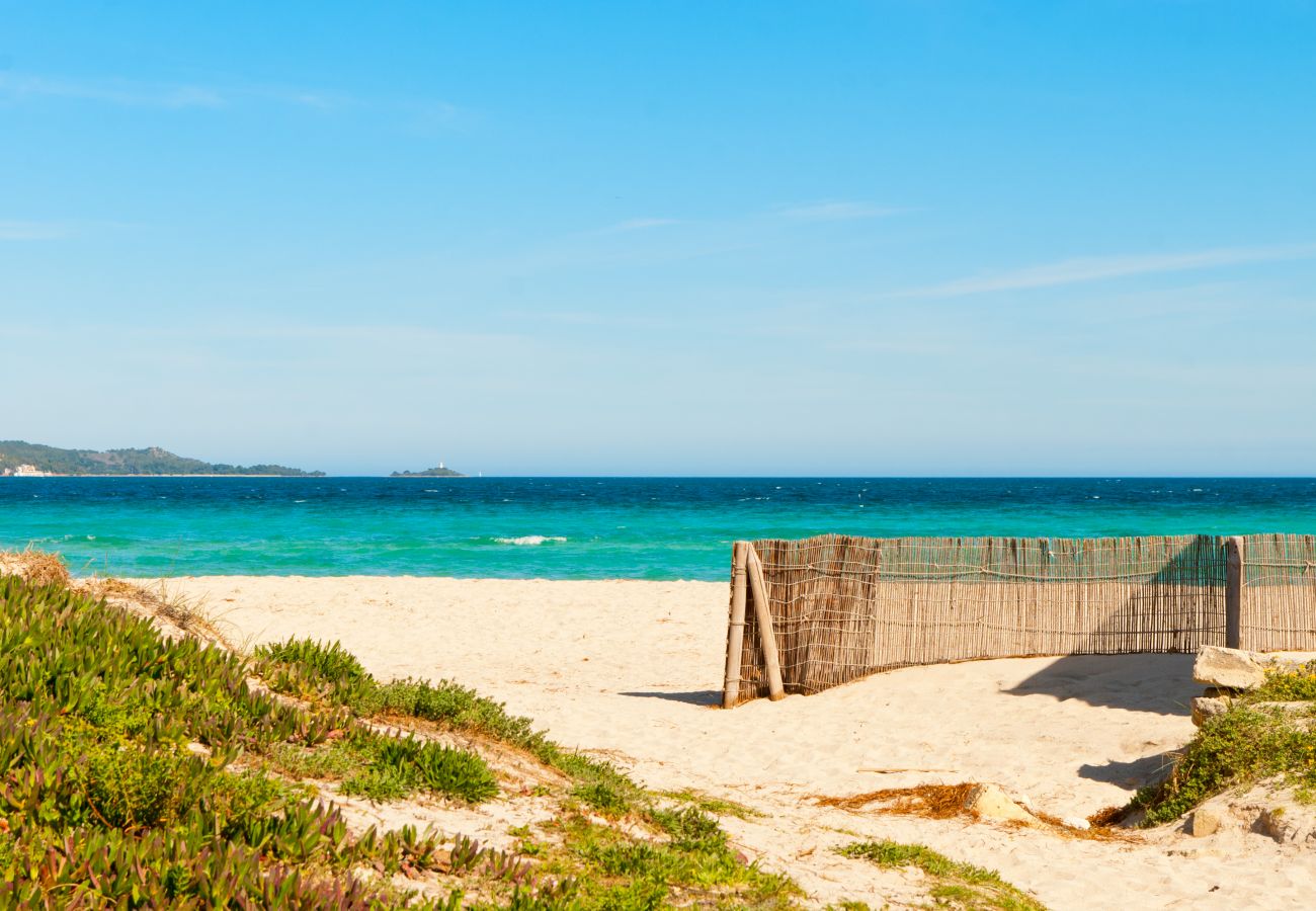 Ferienhaus in Alcudia - Ses Gavines für 6 in Alcudia bei 350 vom Strand mit Schwimmbad