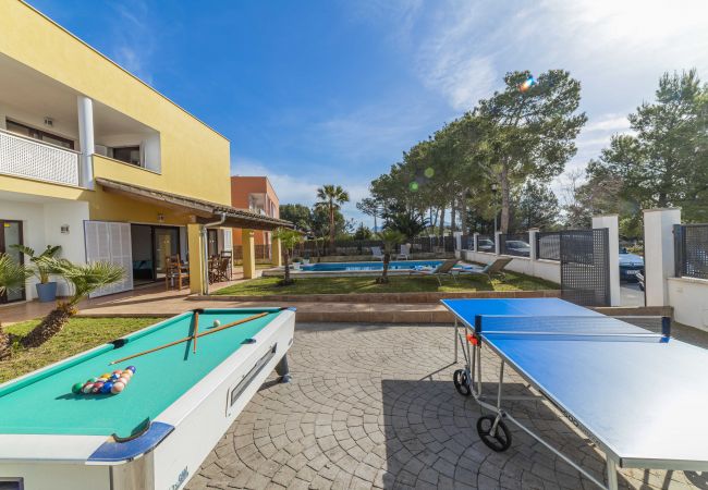Chalet in Alcudia - Villa Ibiza 350m vom Strand, Schwimmbad, Biliar und Tischtennis.