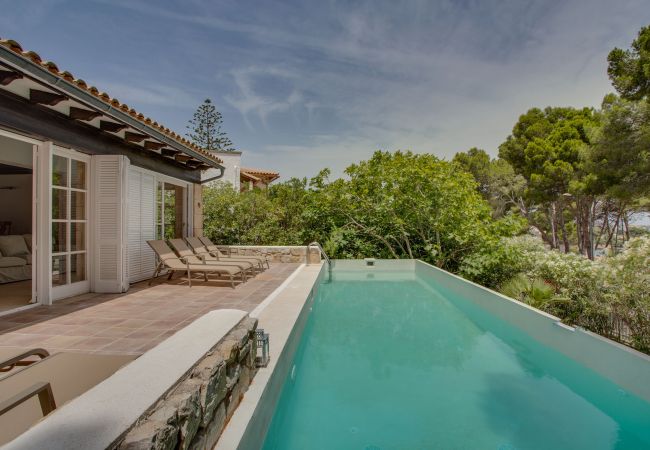Ferienhaus in Capdepera - Villa PADRI, mit Blick 200m vom Meer mit Schwimmbad