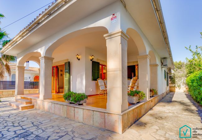 Villa in Platja de Muro - Casa ANECS für 6, 100 m vom Strand von Alcudia entfernt