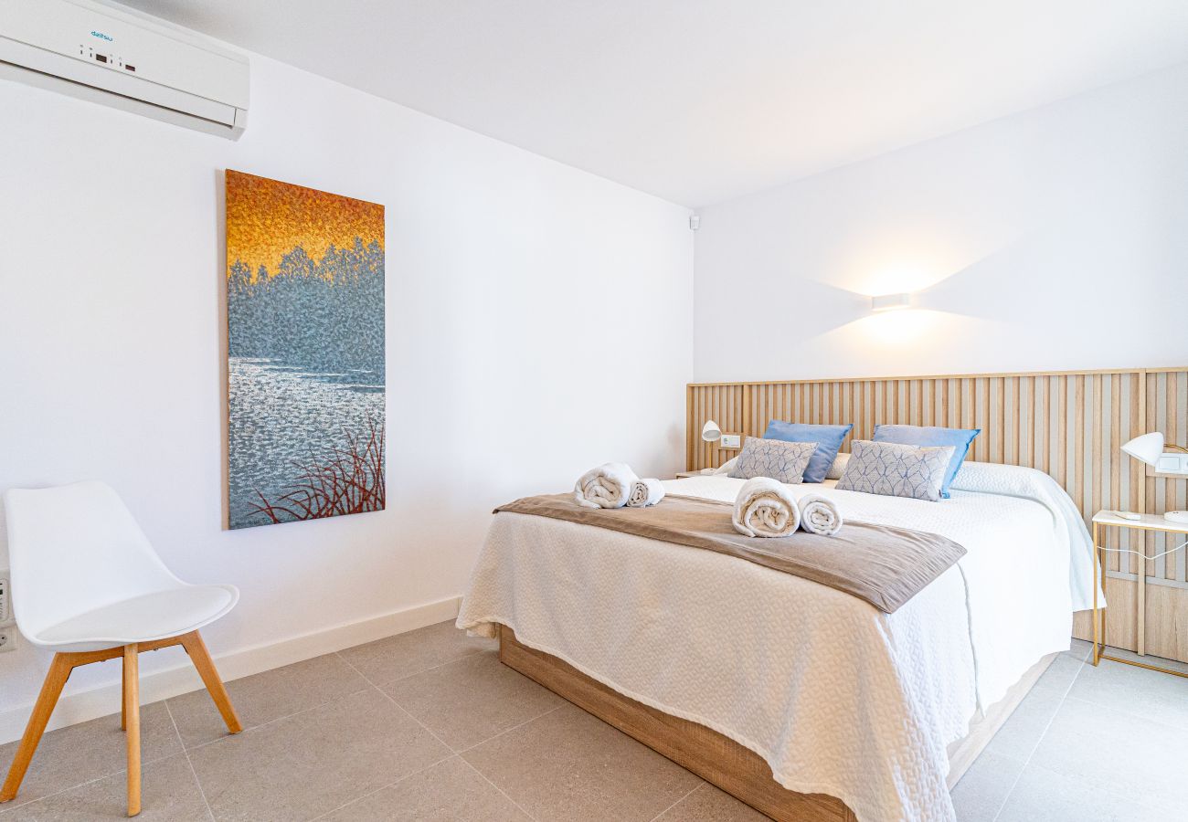Stadthaus in Alcudia - Villa Napols Playa & Golf mit Schwimmbad und 180 m vom Meer entfernt