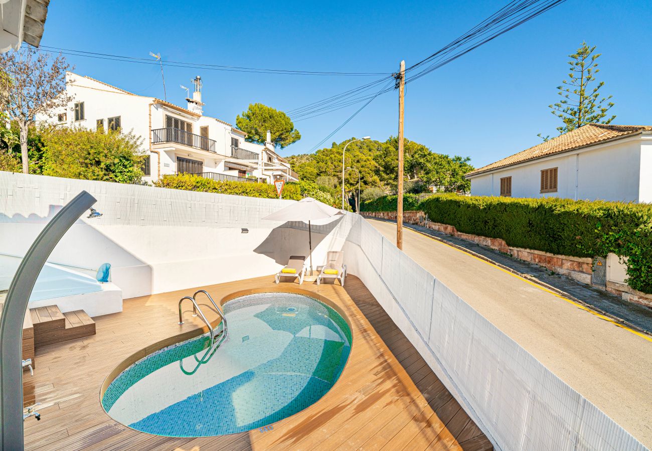 Stadthaus in Alcudia - Villa Napols Playa & Golf mit Schwimmbad und 180 m vom Meer entfernt