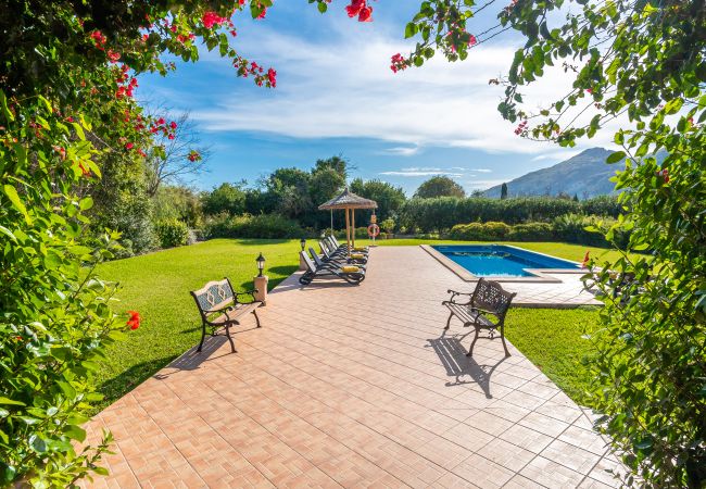 Finca Can Torretes in Alcudia mit Pool