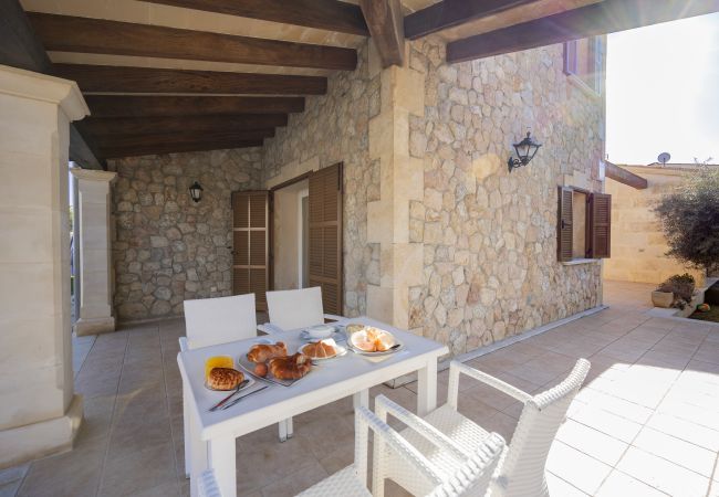 Ferienhaus in Alcudia - Casa Juani für 8 Personen mit Schwimmbad, nur wenige Meter vom Strand und allen Annehmlichkeiten entfernt.