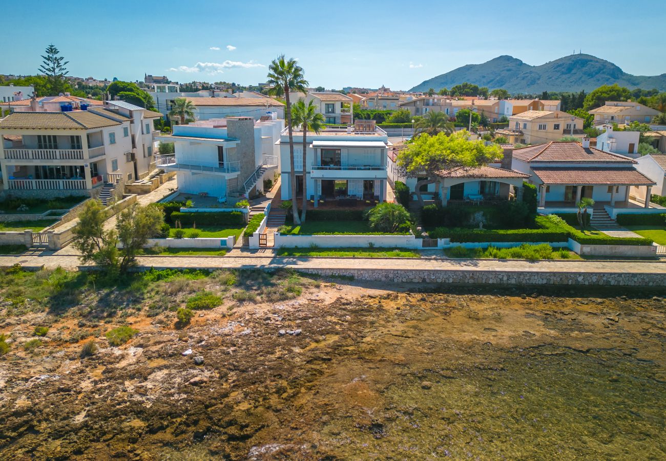 Apartment in Alcudia - PERICAS first line of the sea of Alcudia, for 8 people, free WiFi