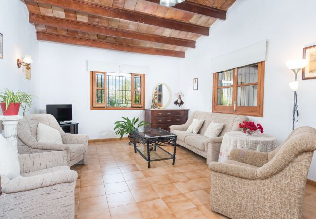 Country house in Selva - SA VINYETA Finca for 6 with Pool, Jacuzzi and Garden