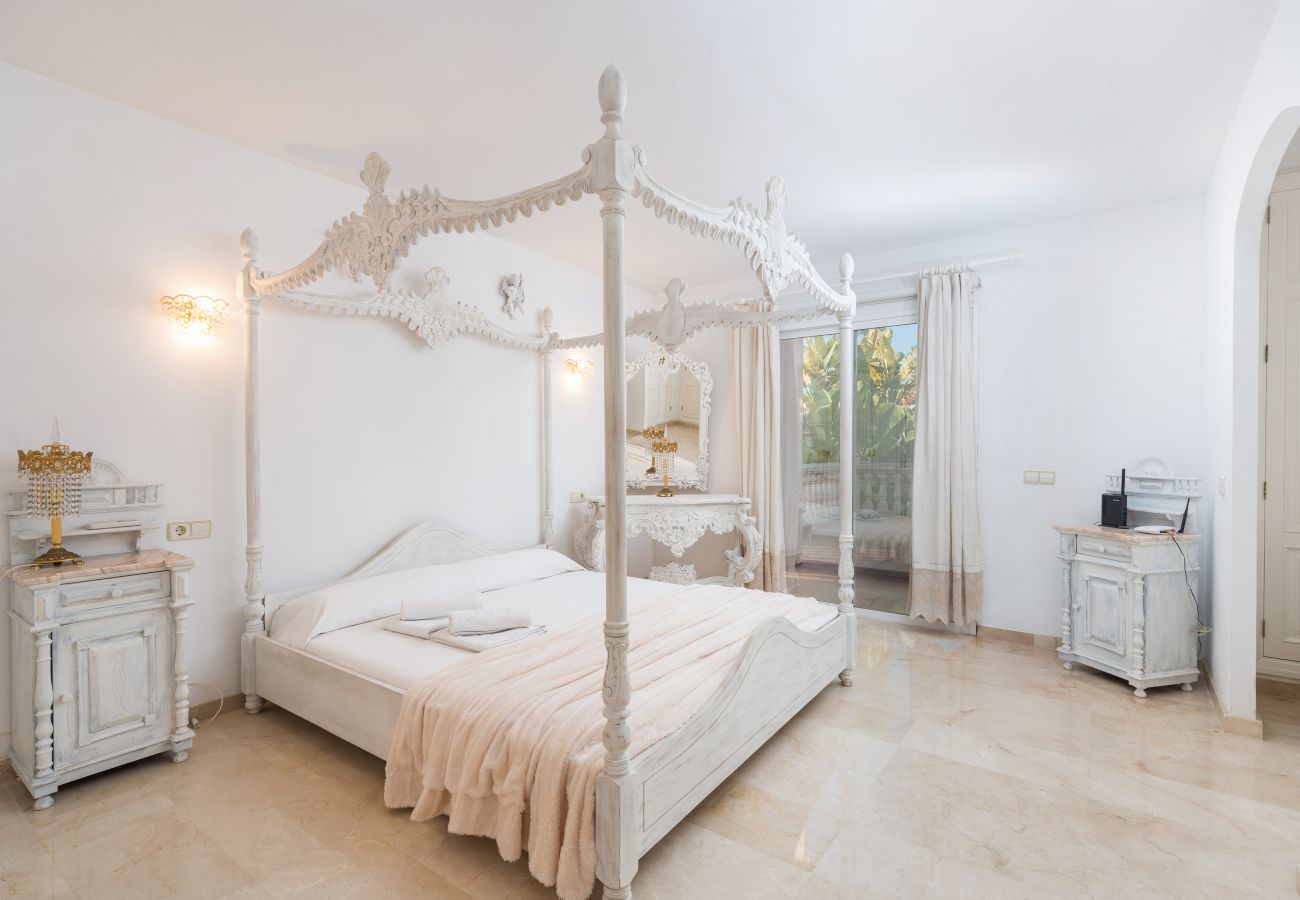 Villa in Alcudia - RAN DE MAR Villa First sea line for 8 persons WiFi and AC