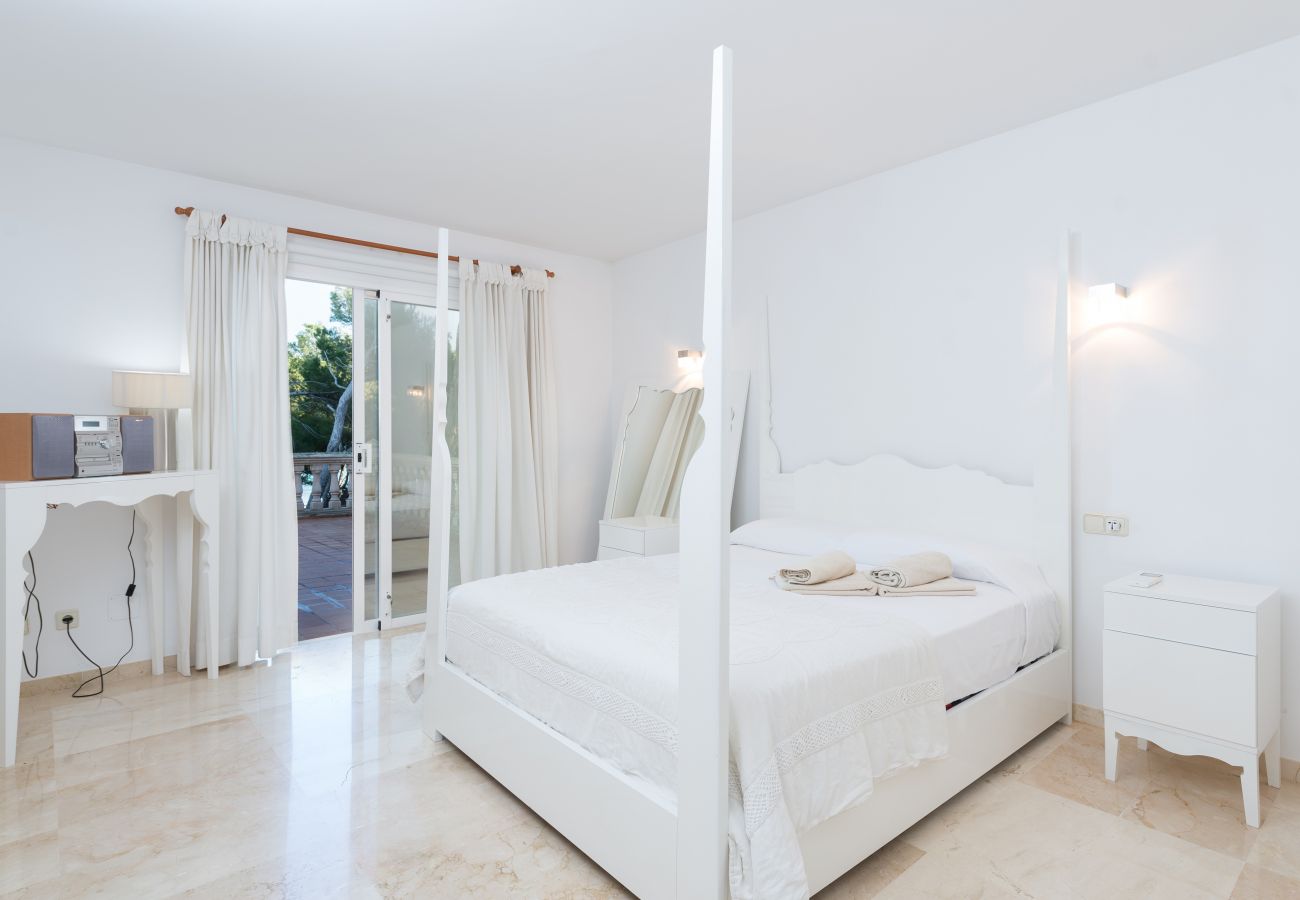 Villa in Alcudia - RAN DE MAR Villa First sea line for 8 persons WiFi and AC