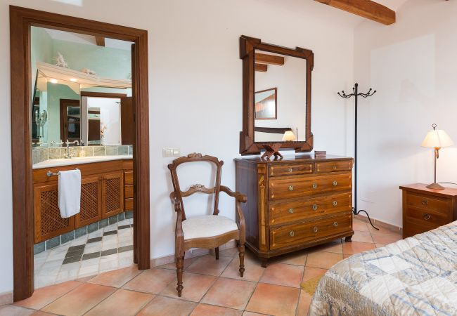Country house in Arta - El Molino Finca for 6 with swimming pool in Arta
