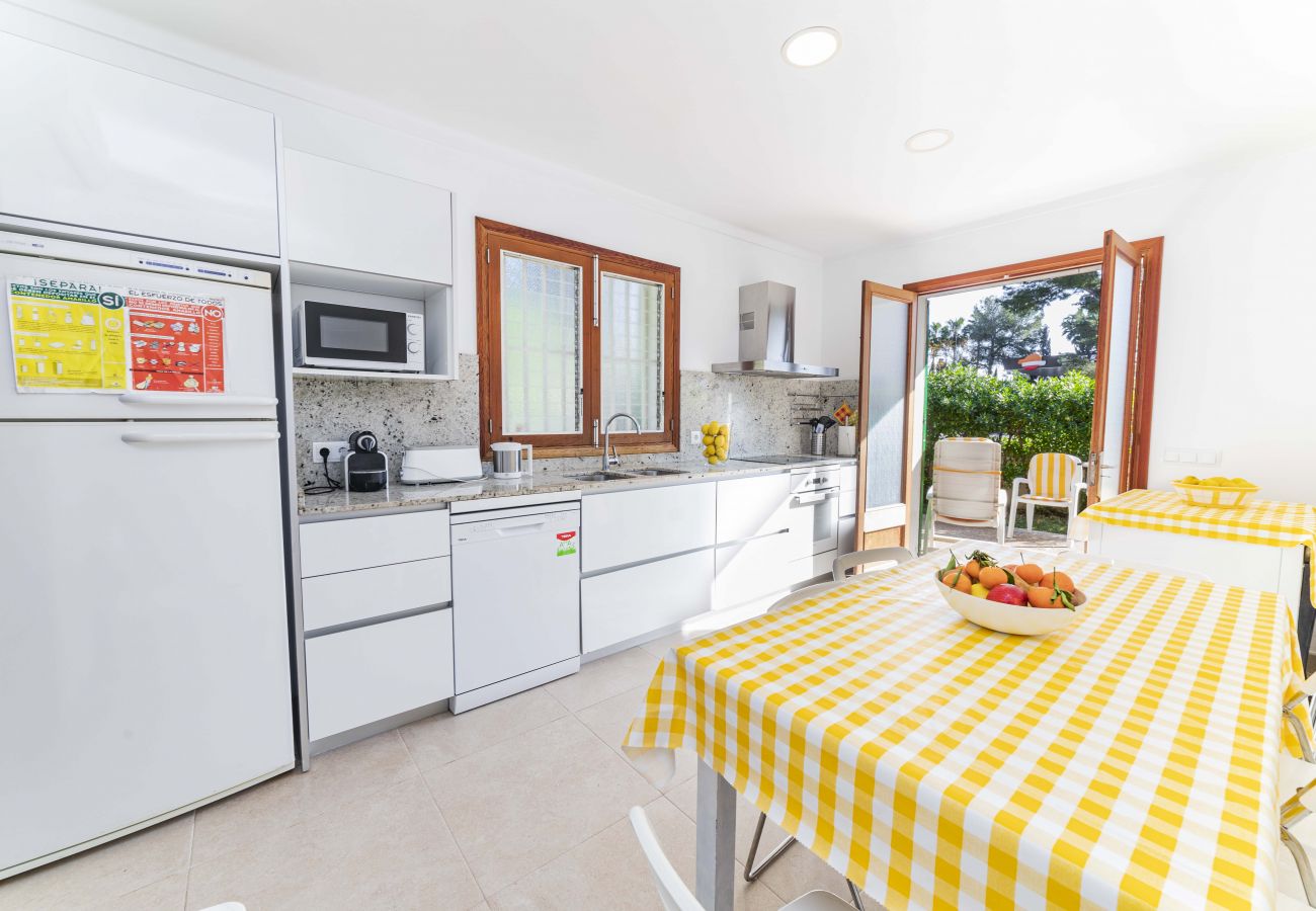 House in Alcudia - TAMARELLS House only 100m from the beach of Alcudia