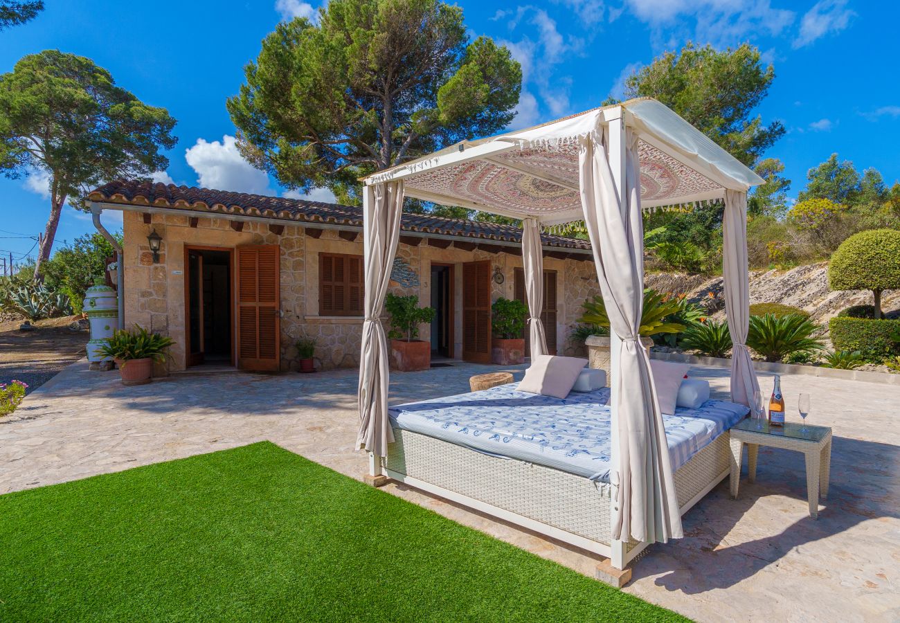 Country house in Alcudia - BON PAS Finca for 6 only 250 meters from the beach
