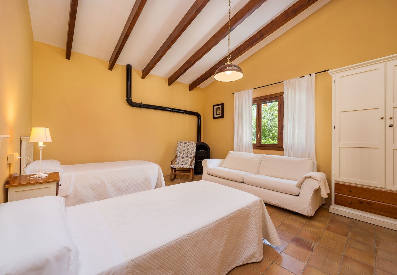 Country house in Santa Margalida - SON FUM :) Ecological fnca for 6 people in Santa Margalida. WiFi and AC