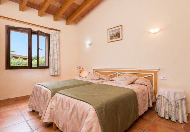 Villa in Cala Bona - GALARDO Finca for 6 to 150m from the beach in Port Verd