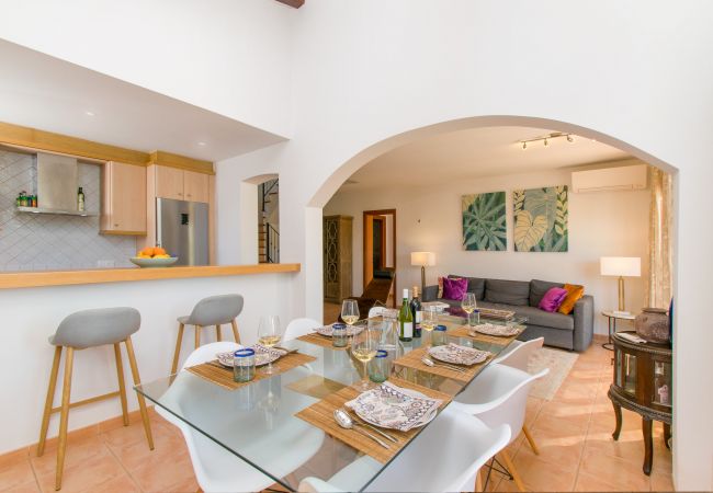 Townhouse in Cala Romantica - Casa Alegria 4+2 House 350m from Cala Romantica for 4+2 people